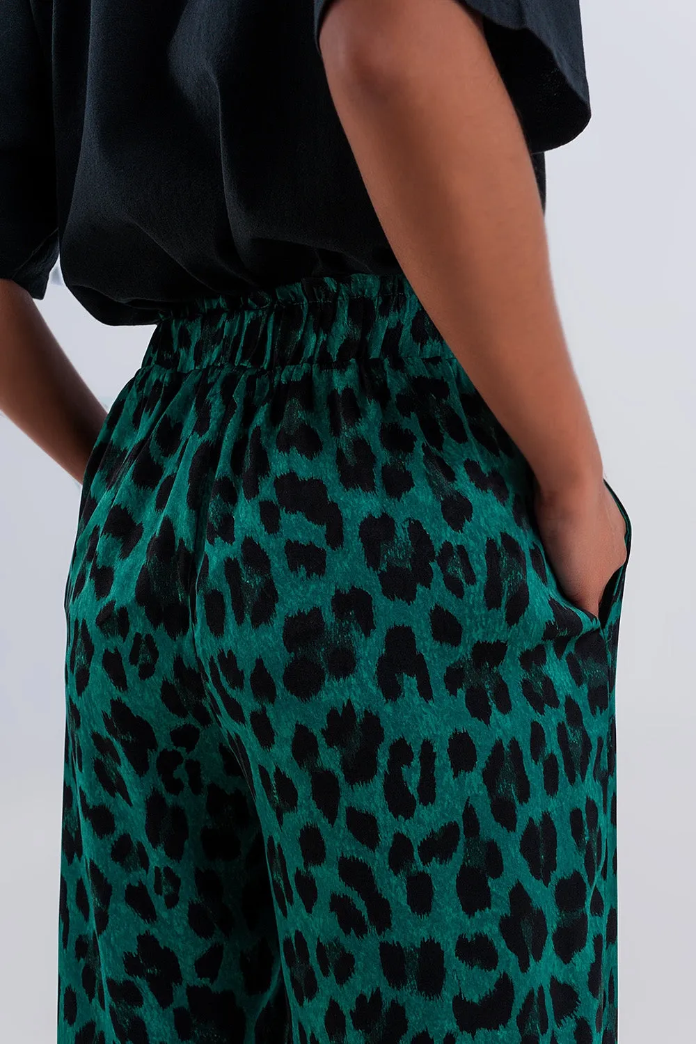 Wide leg pants in green leopard print